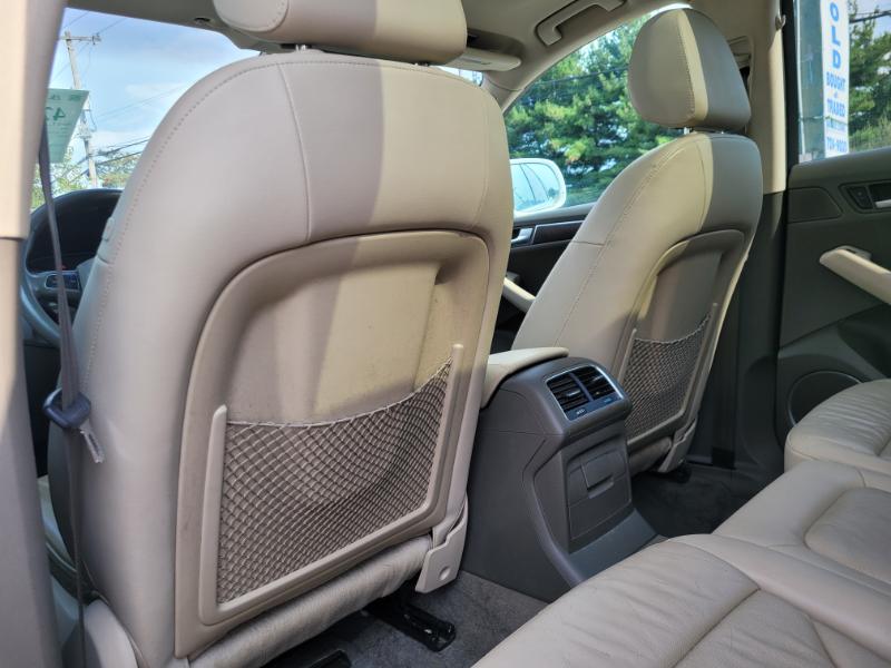Audi Q5  2011 Audi Q5  2011