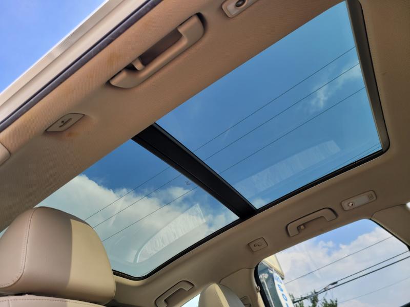 Audi Q5  2011 Audi Q5  2011