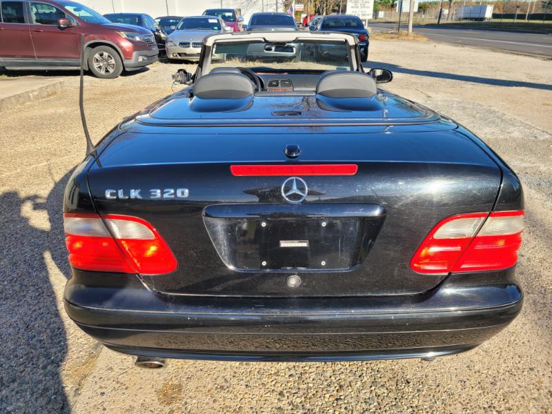 Mercedes-Benz CLK-Class  2003