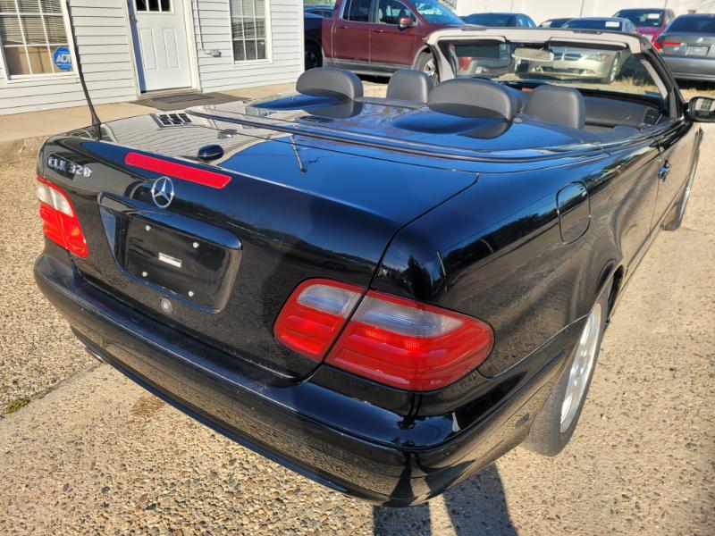 Mercedes-Benz CLK-Class  2003