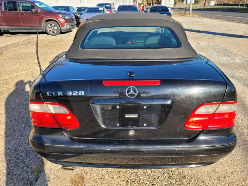 Mercedes-Benz CLK-Class  2003