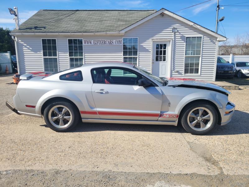 Ford Mustang  2005