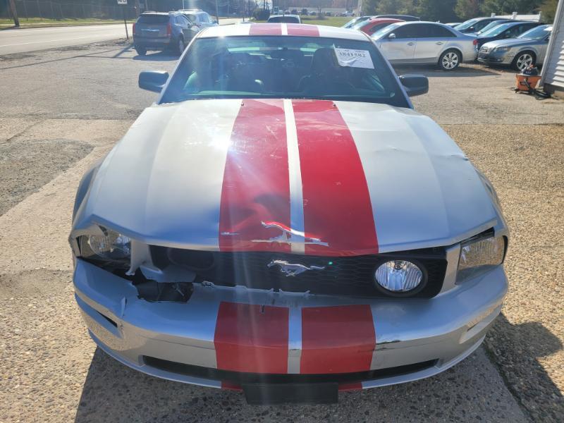 Ford Mustang  2005