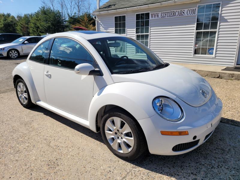 Volkswagen New Beetle  2010