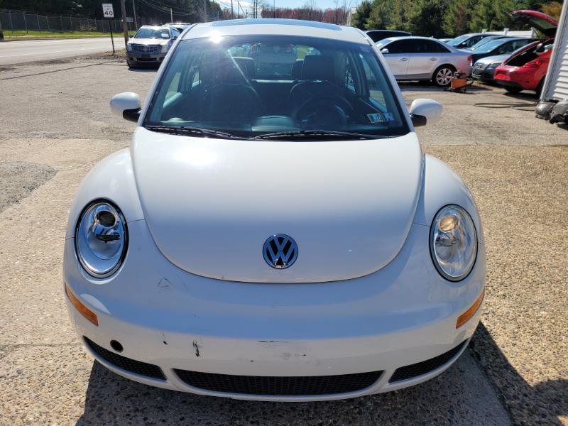 Volkswagen New Beetle  2010