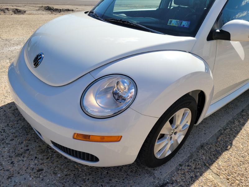 Volkswagen New Beetle  2010