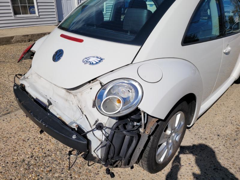 Volkswagen New Beetle  2010