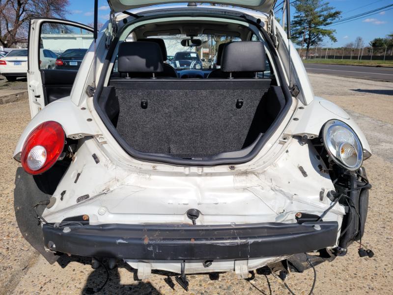 Volkswagen New Beetle  2010