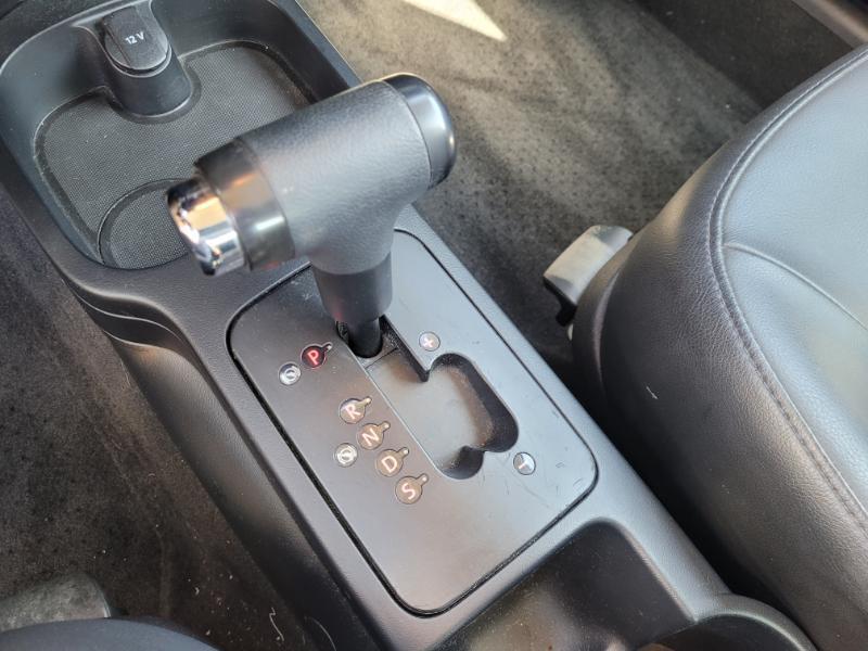 Volkswagen New Beetle  2010