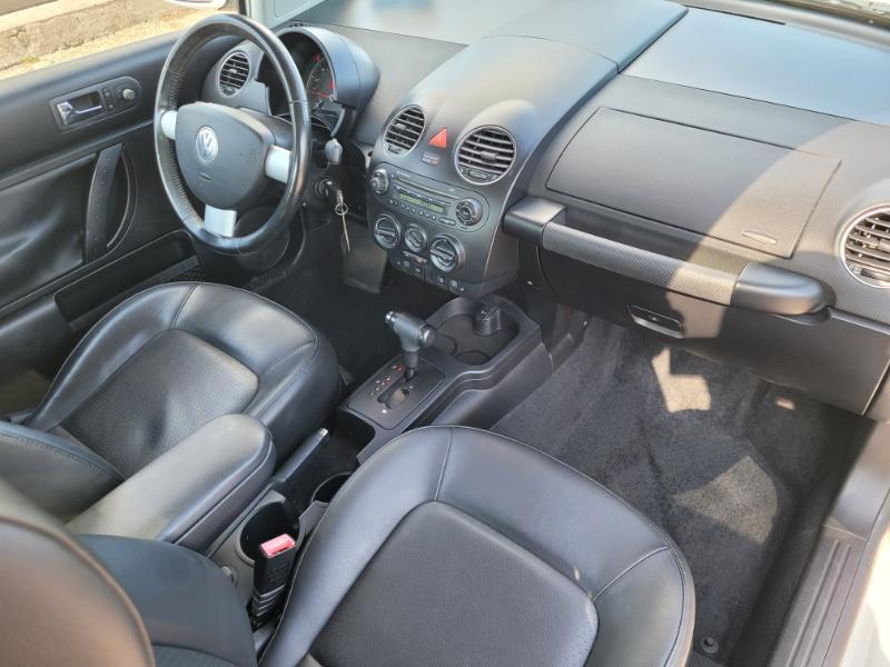 Volkswagen New Beetle  2010