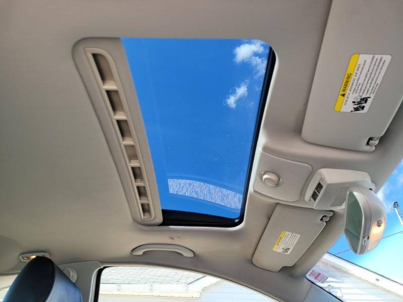 Volkswagen New Beetle  2010