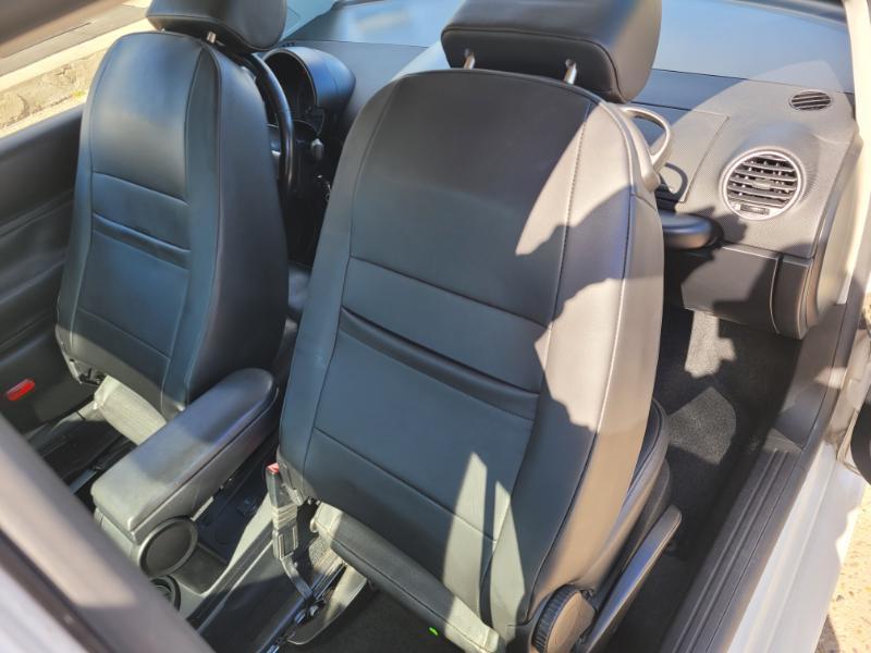 Volkswagen New Beetle  2010