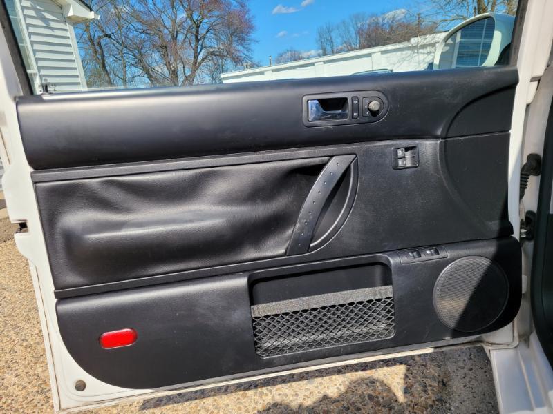 Volkswagen New Beetle  2010