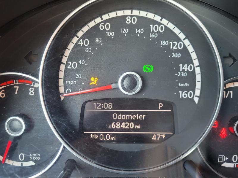 Volkswagen Beetle  2014