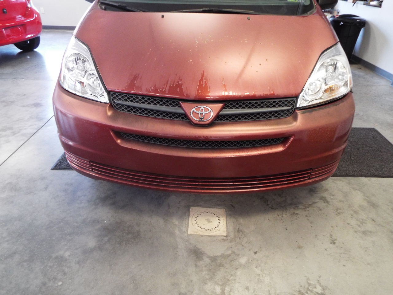 Toyota Sienna LE - 7 Passenger 2004