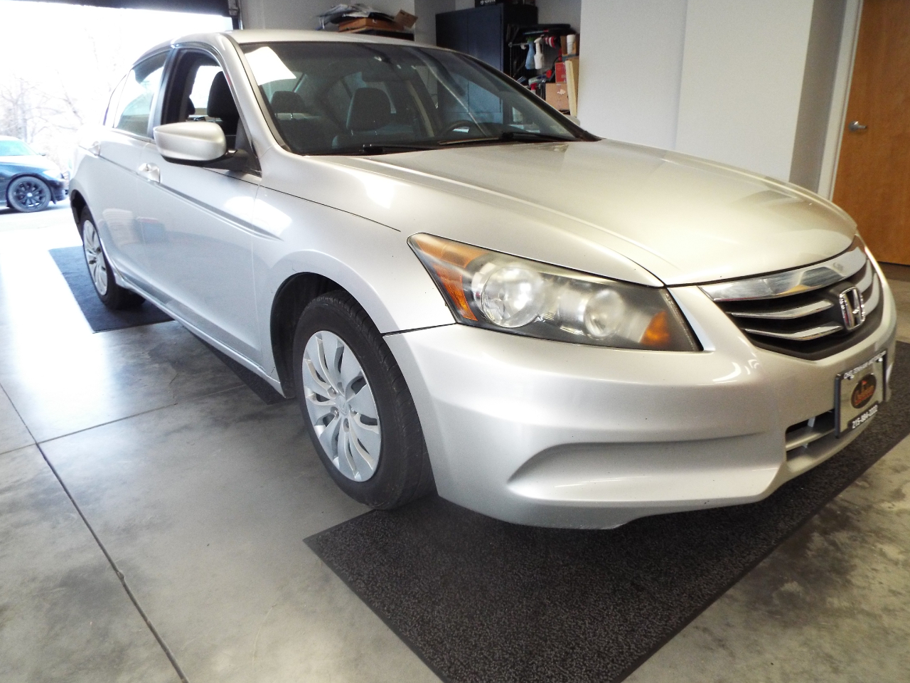Honda Accord LX sedan AT 2012