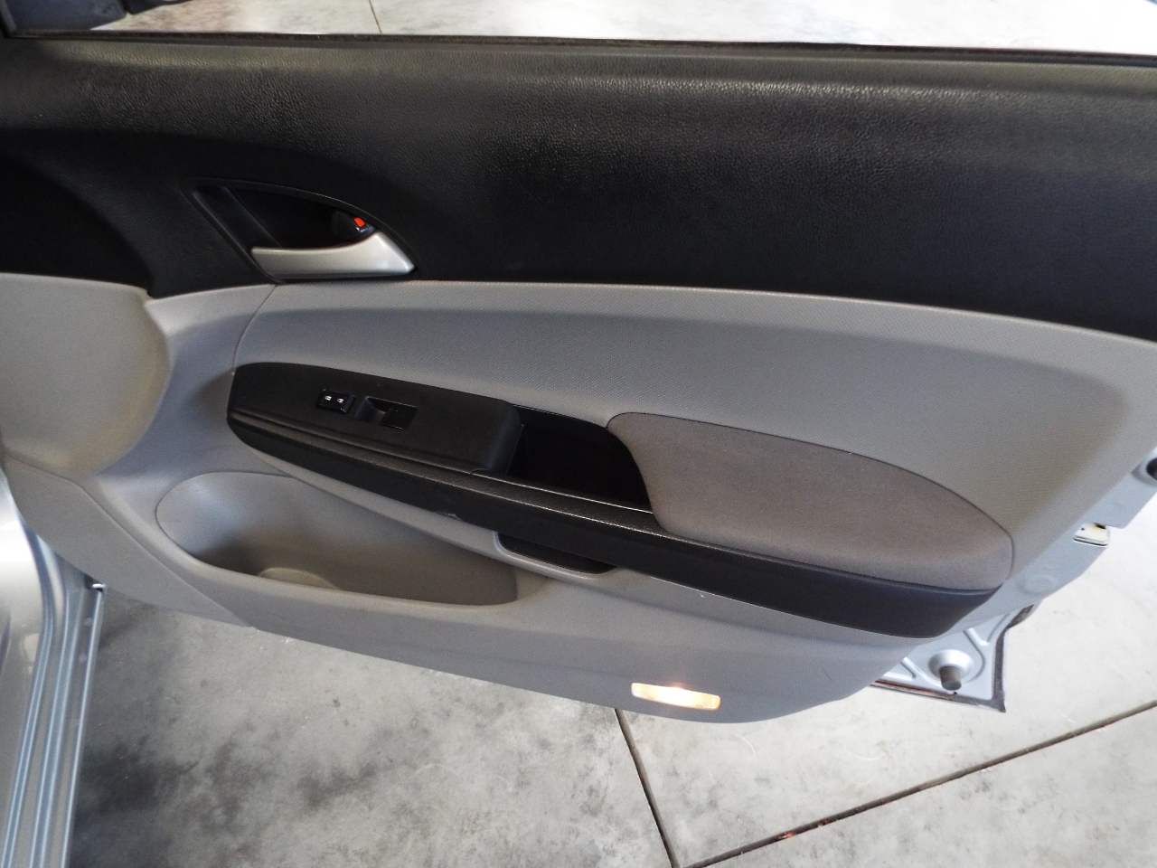 Honda Accord LX sedan AT 2012