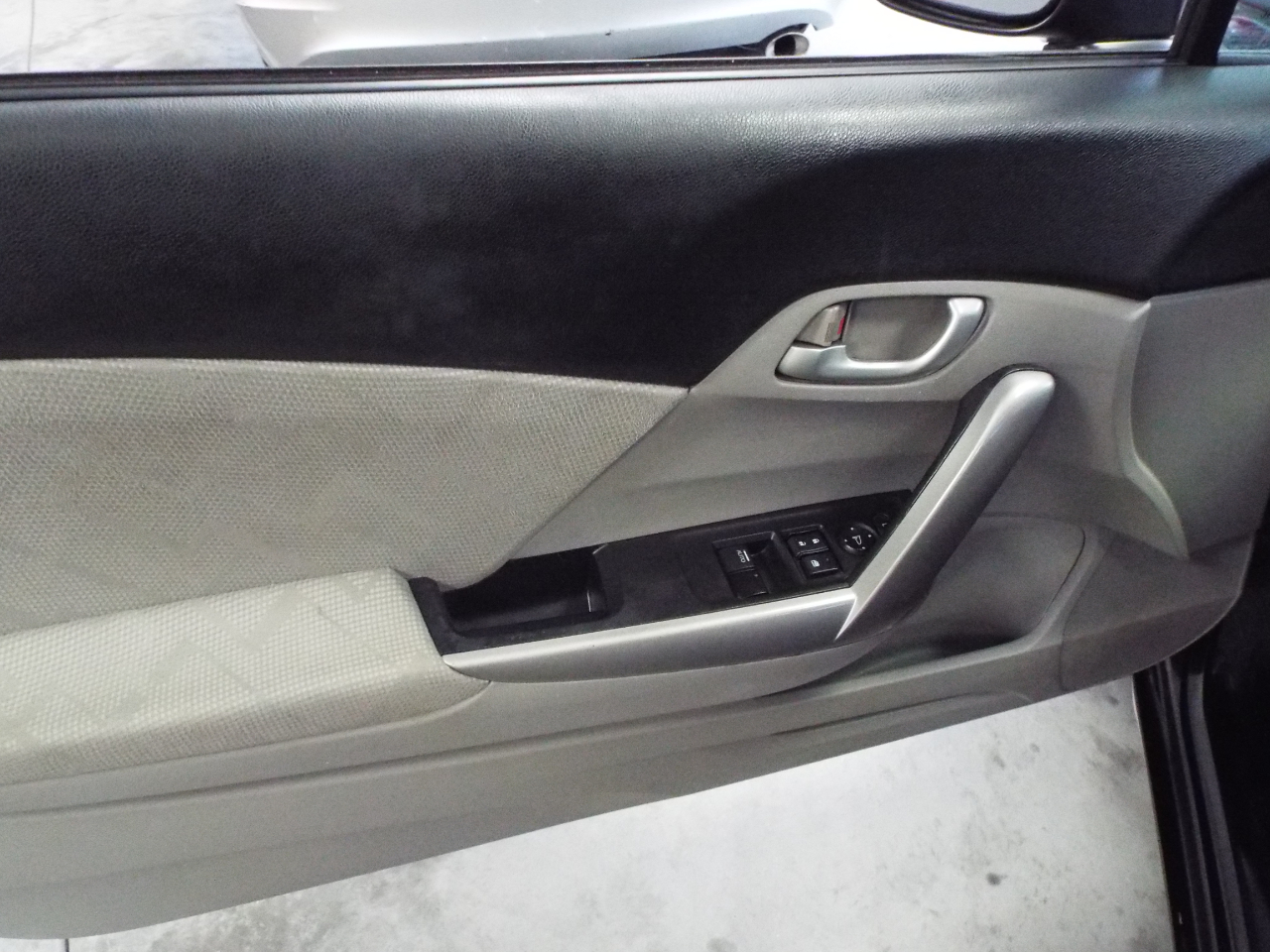 Honda Civic LX Coupe 5-Speed AT 2013