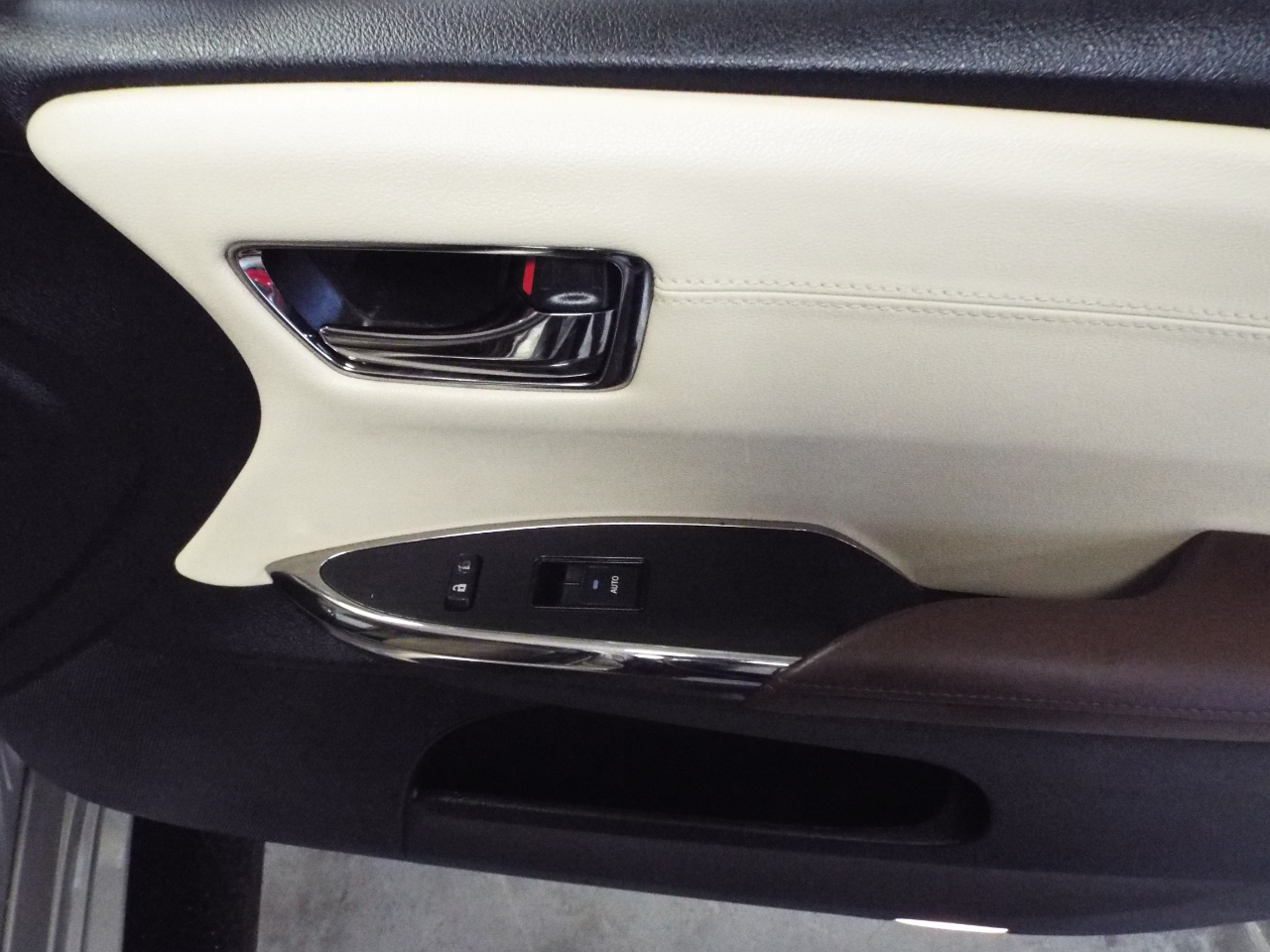 Toyota Avalon XLE Touring 2015