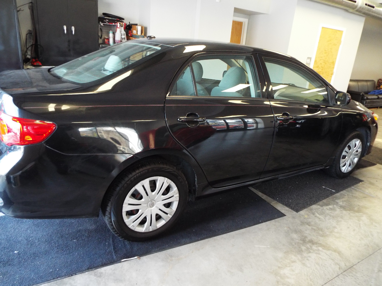 Toyota Corolla LE 4-Speed AT 2010
