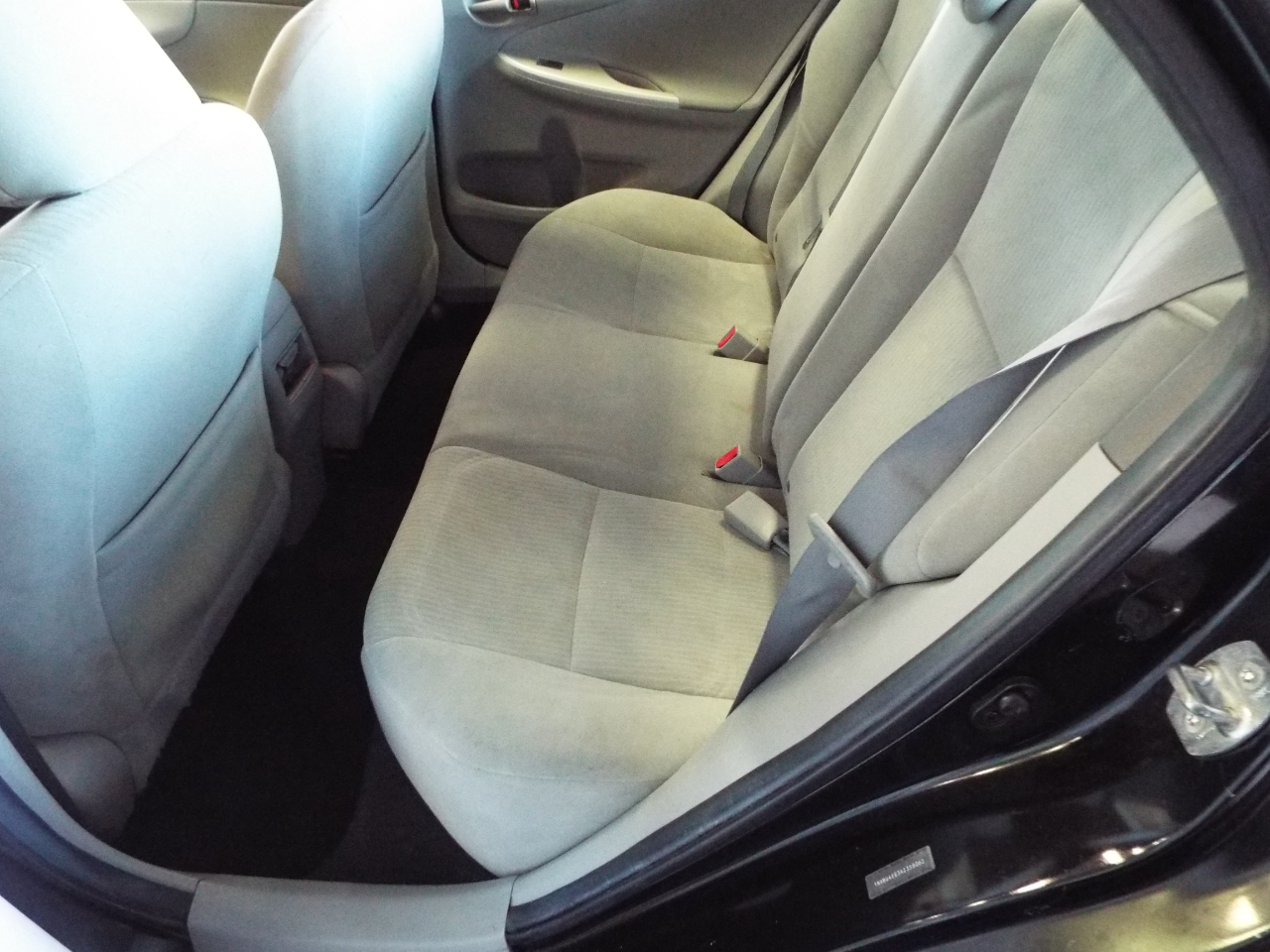 Toyota Corolla LE 4-Speed AT 2010