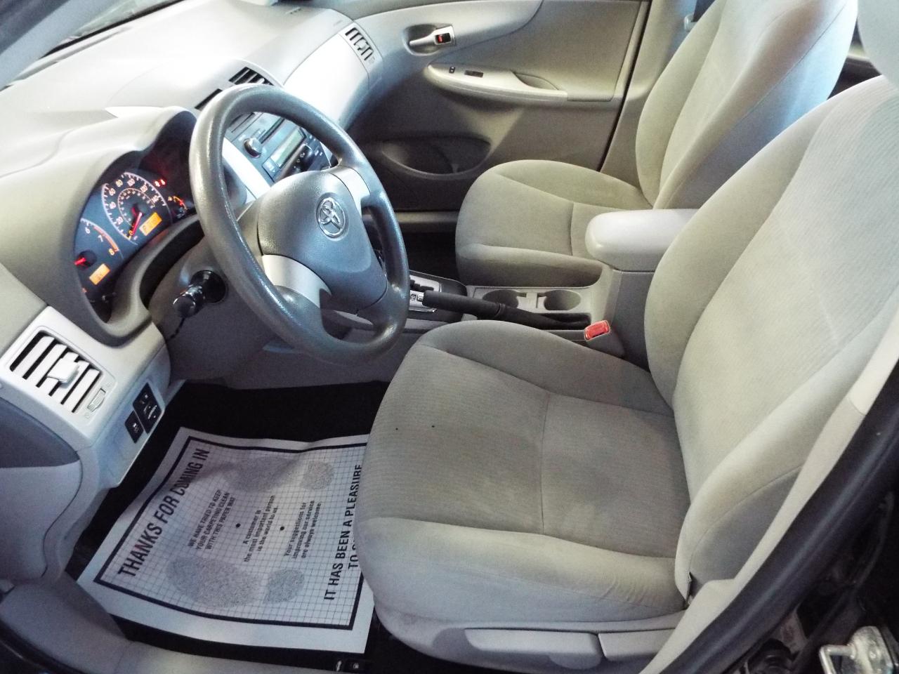 Toyota Corolla LE 4-Speed AT 2010