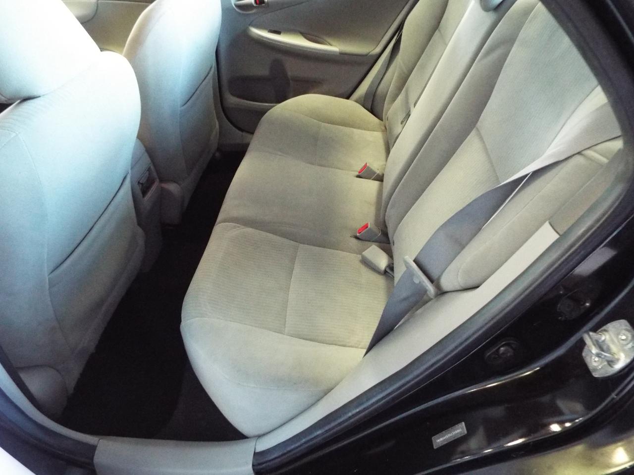 Toyota Corolla LE 4-Speed AT 2010