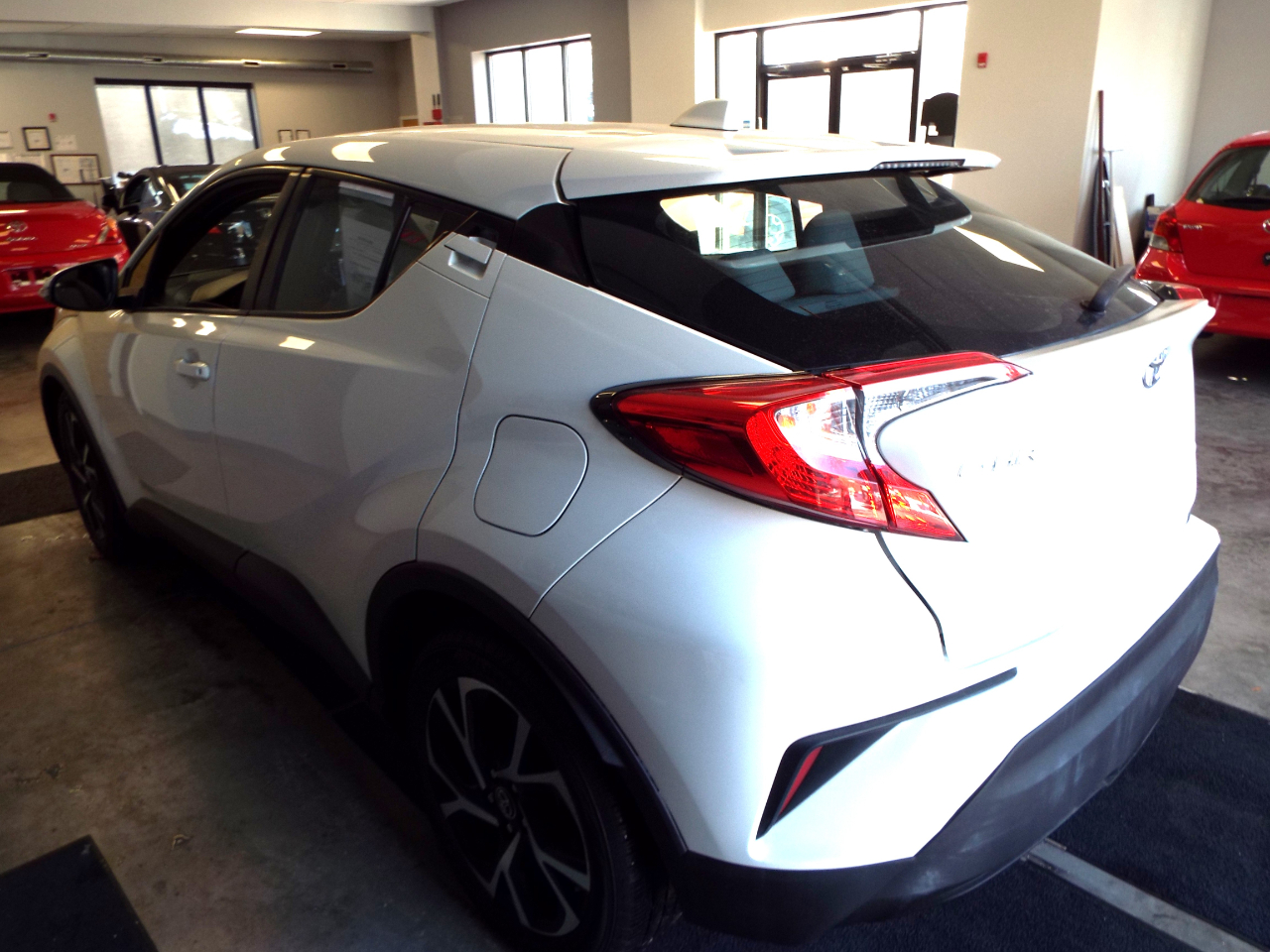 Toyota C-HR XLE 2019