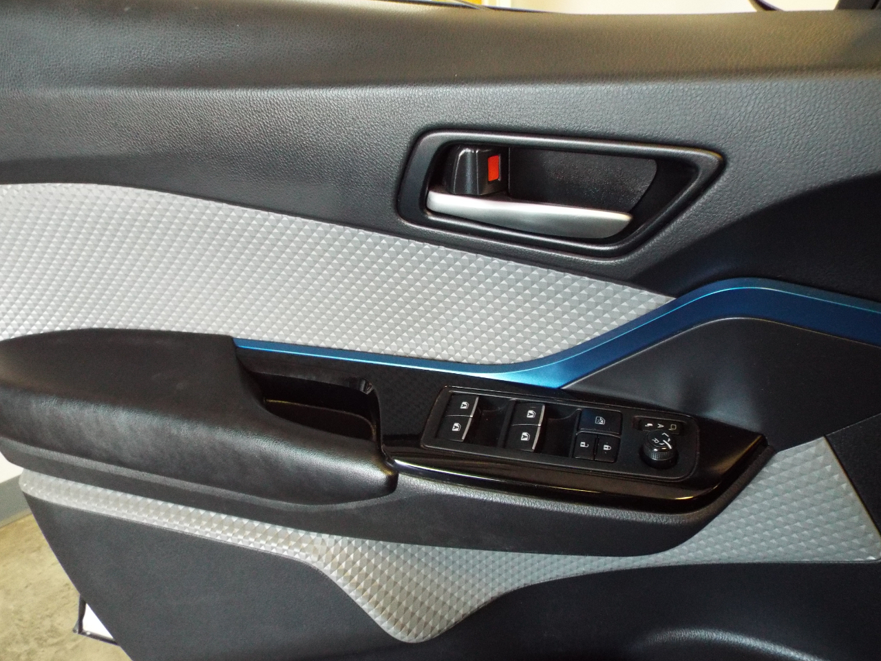 Toyota C-HR XLE 2019