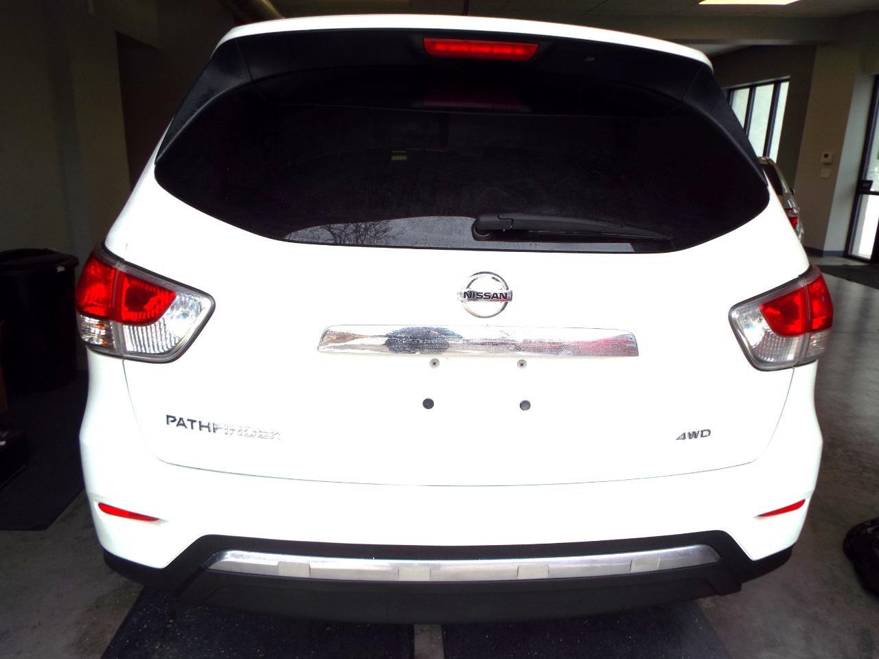 Nissan Pathfinder S 4WD 2015