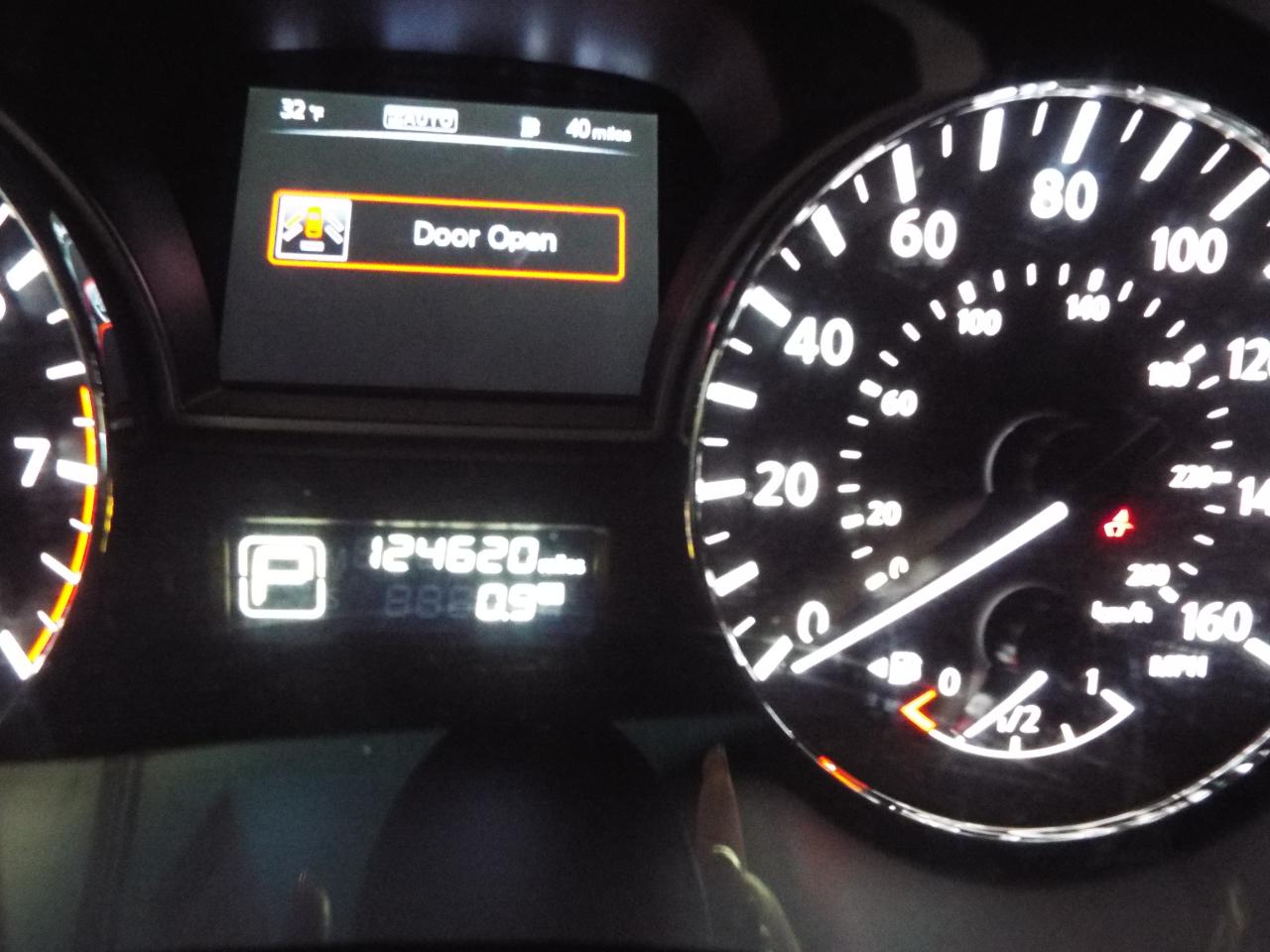 Nissan Pathfinder S 4WD 2015