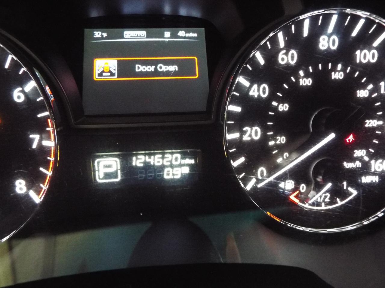 Nissan Pathfinder S 4WD 2015