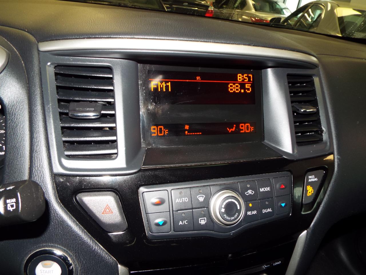 Nissan Pathfinder S 4WD 2015