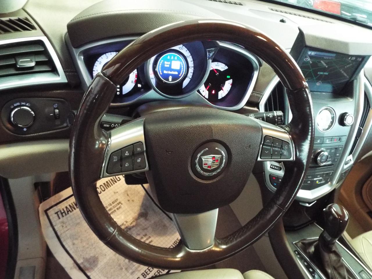 Cadillac SRX Luxury 2012