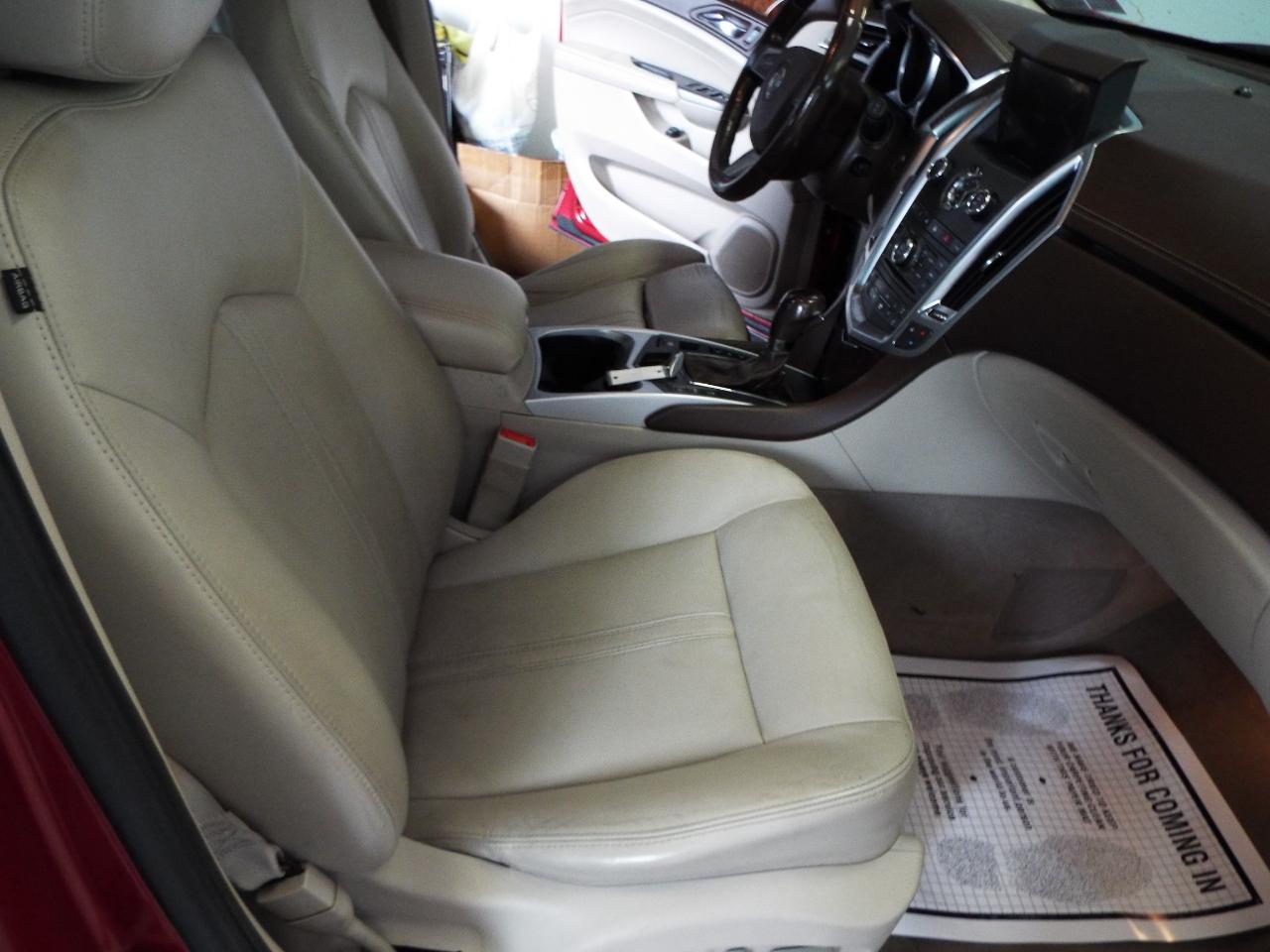 Cadillac SRX Luxury 2012