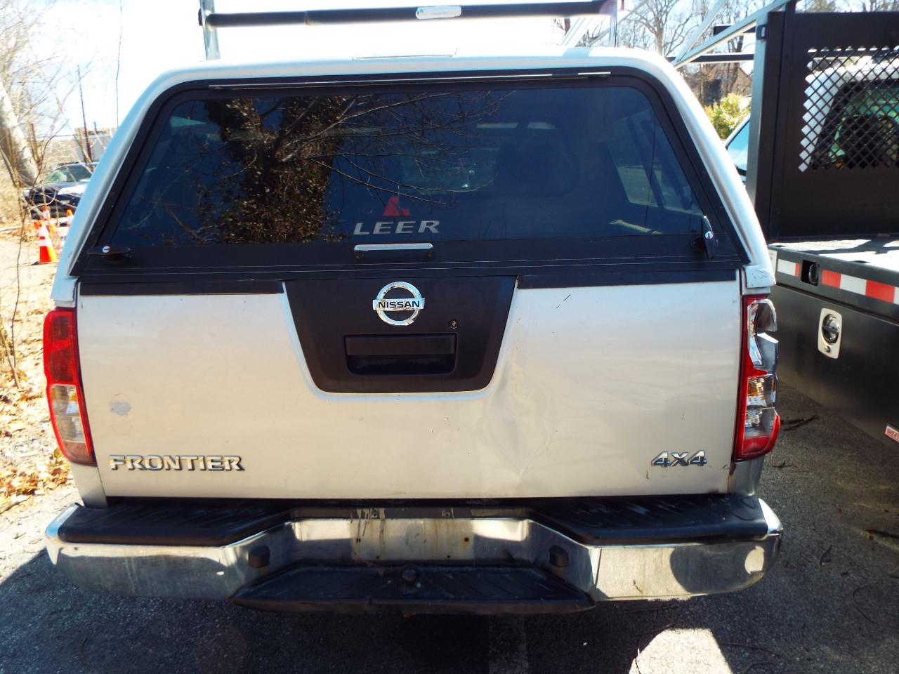Nissan Frontier S Crew Cab 4WD 2011