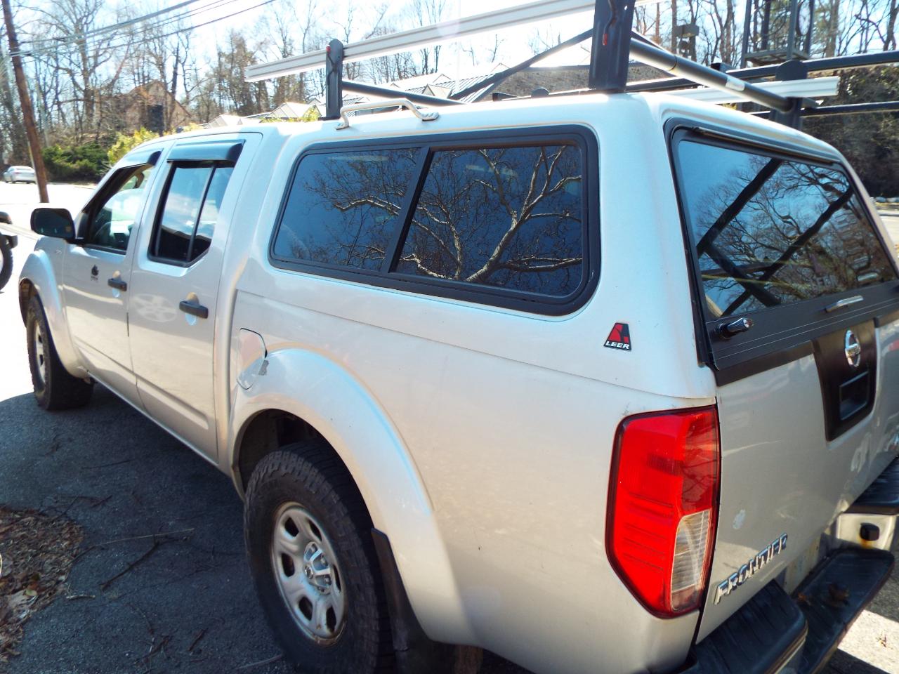 Nissan Frontier S Crew Cab 4WD 2011