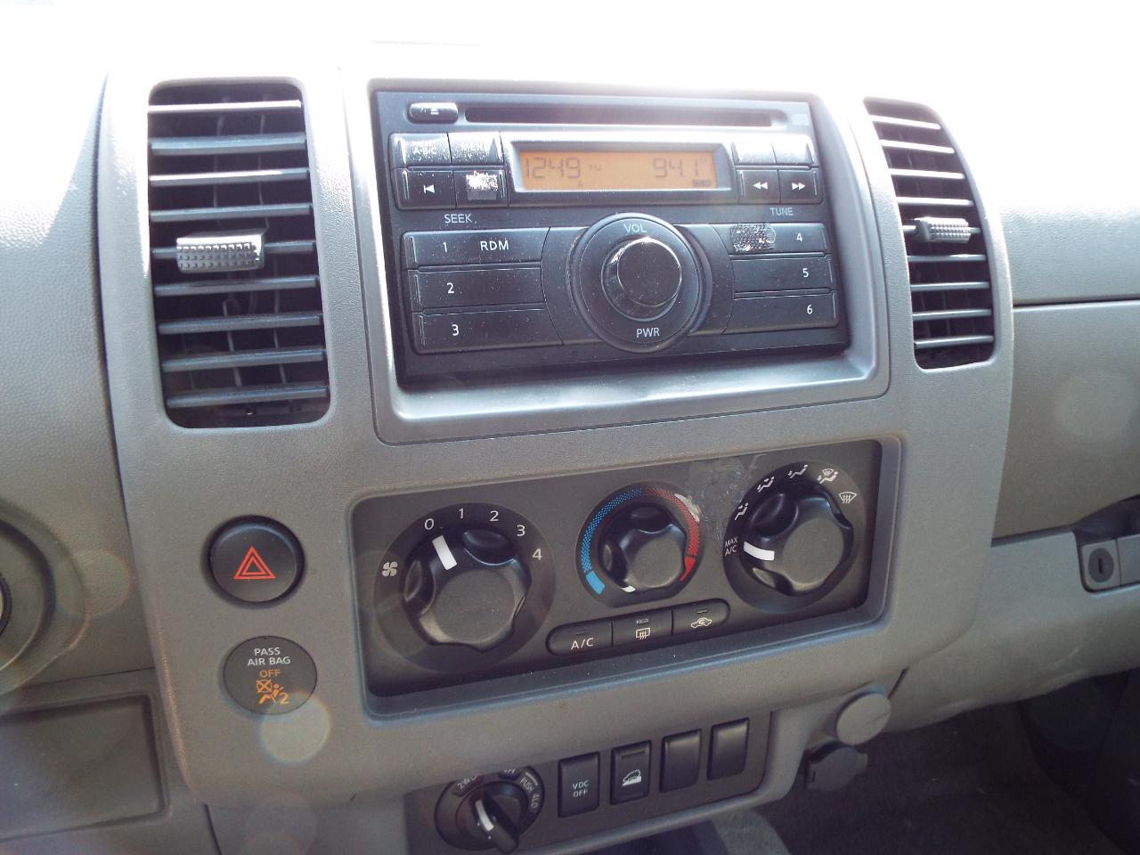 Nissan Frontier S Crew Cab 4WD 2011