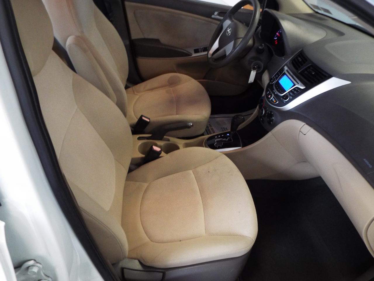 Hyundai Accent GLS 4-Door 2012