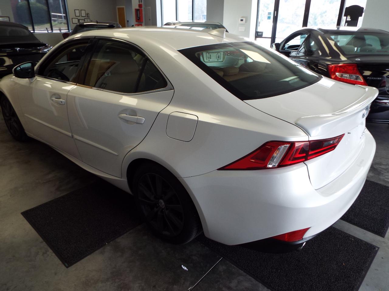Lexus IS 300 AWD 2016