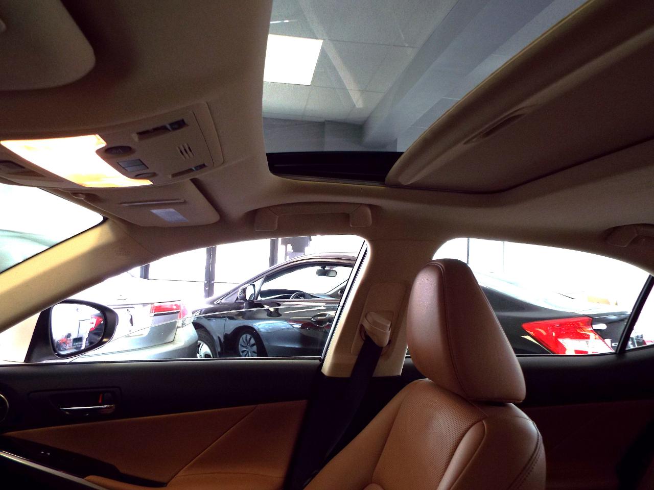 Lexus IS 300 AWD 2016