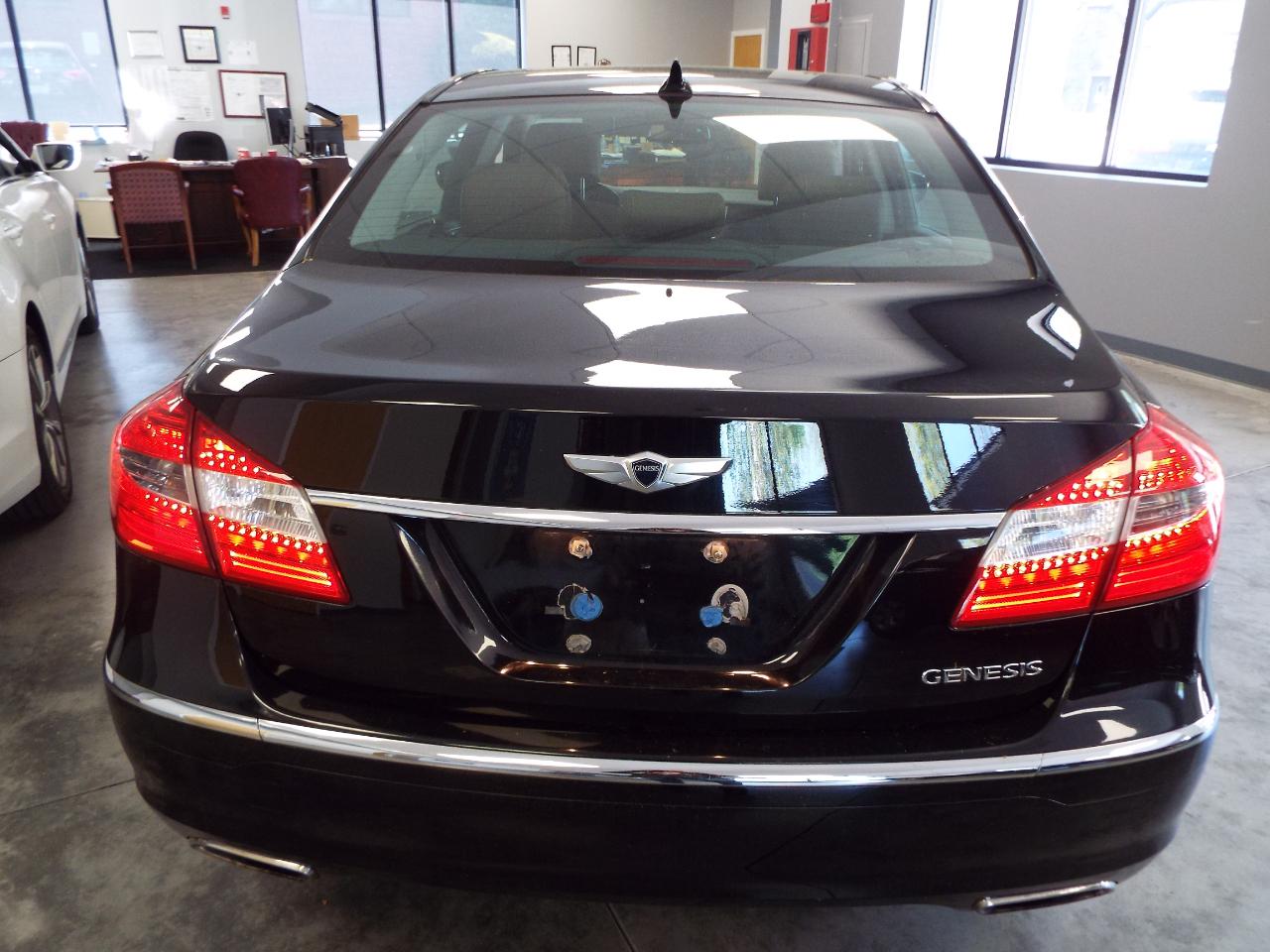 Hyundai Genesis 3.8L 2013
