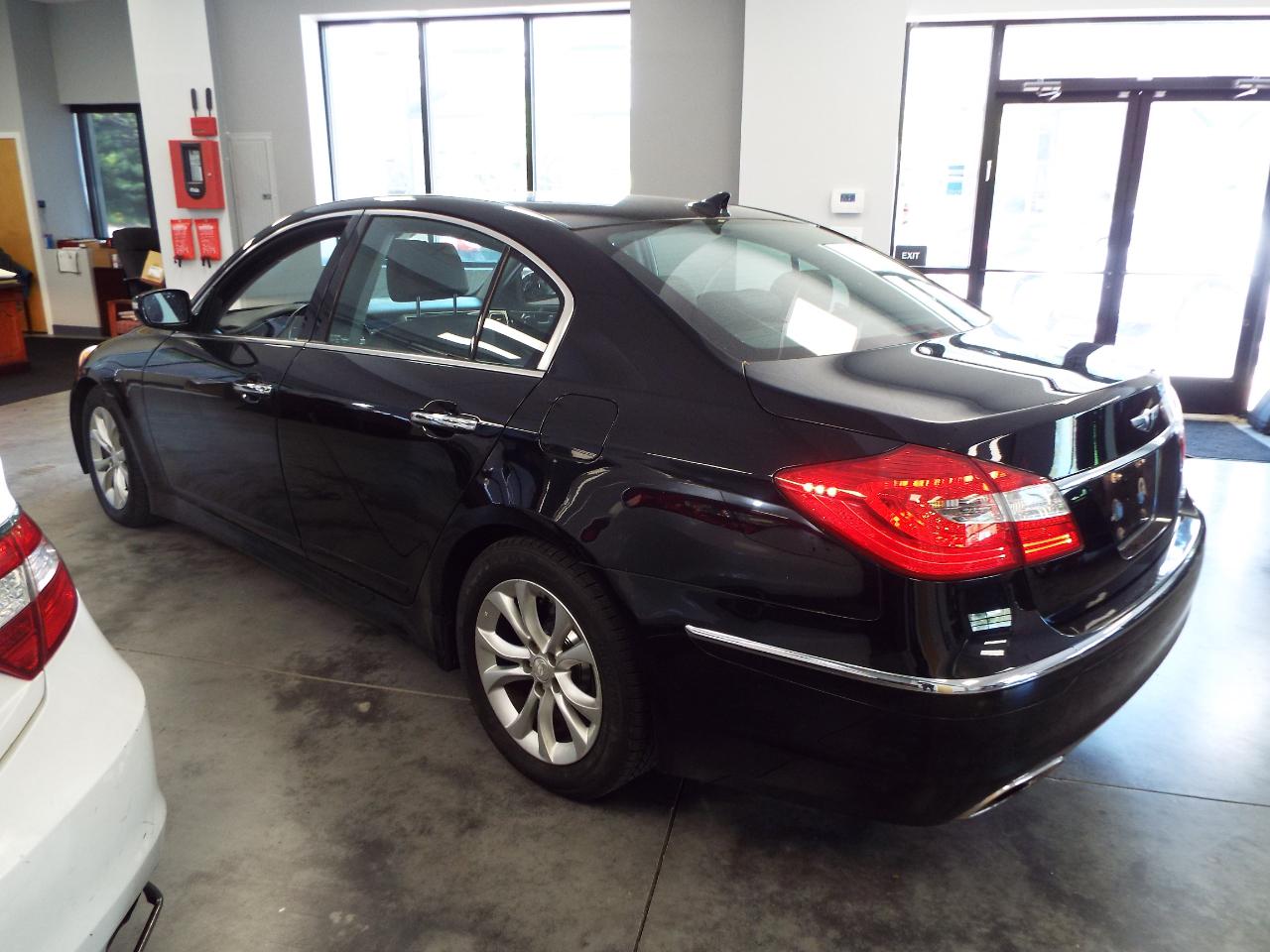 Hyundai Genesis 3.8L 2013