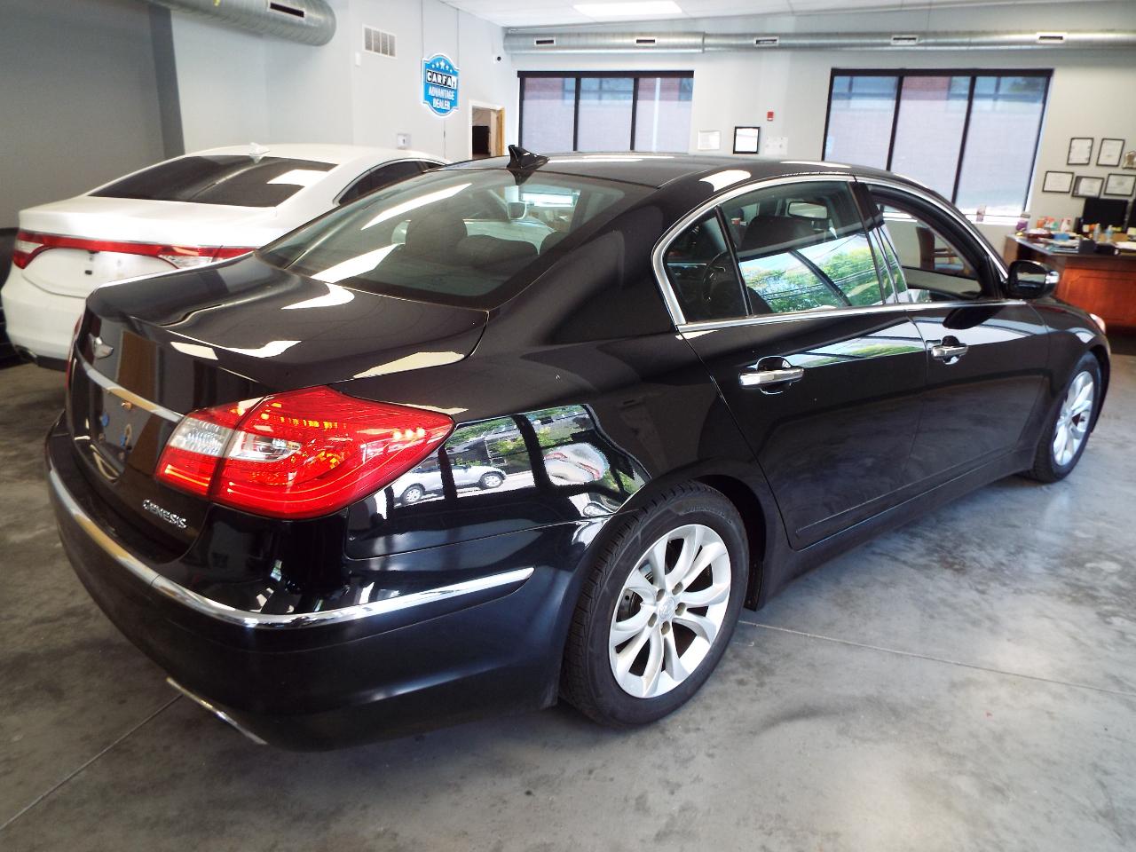 Hyundai Genesis 3.8L 2013