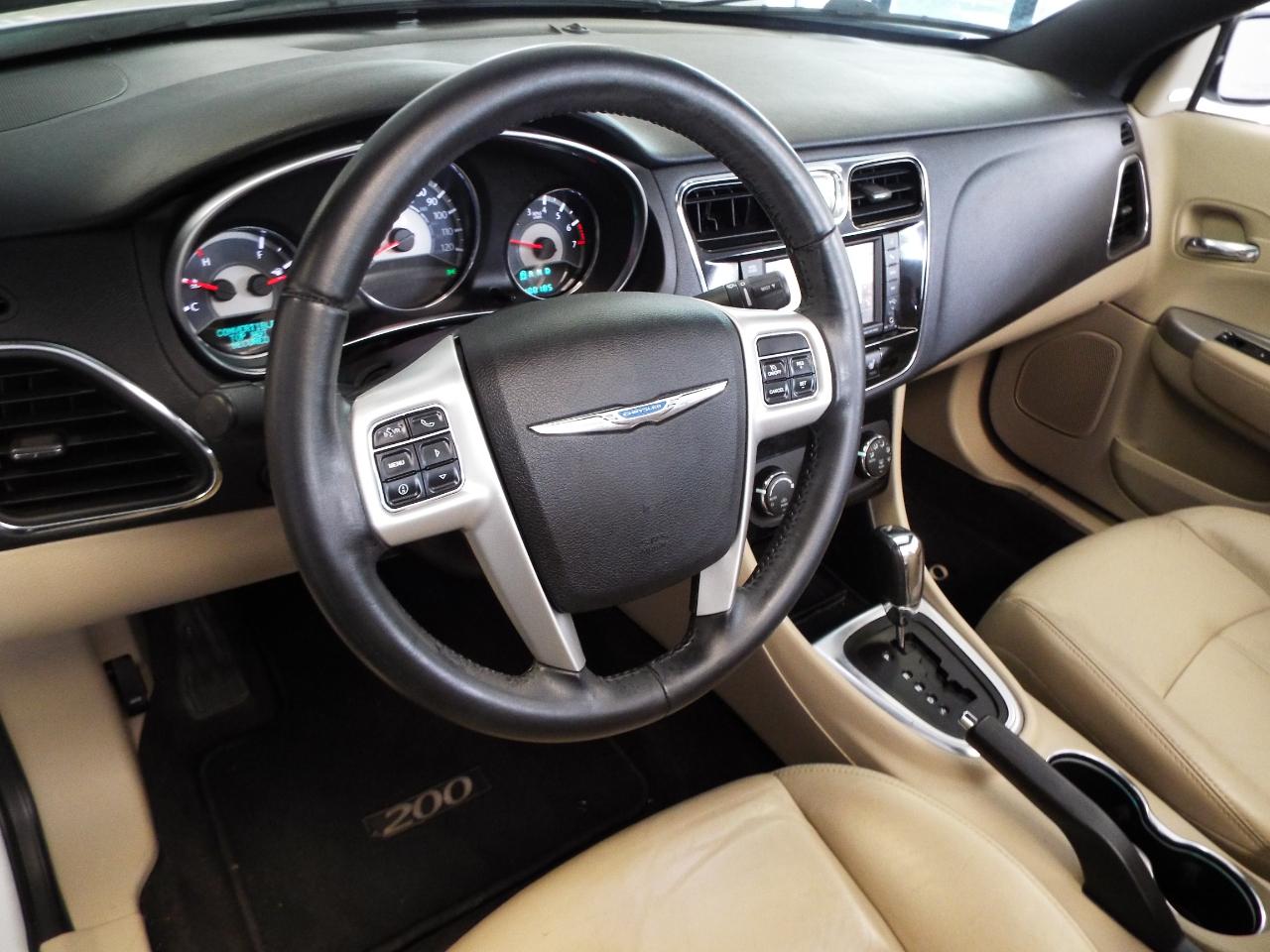 Chrysler 200 Limited Convertible 2011