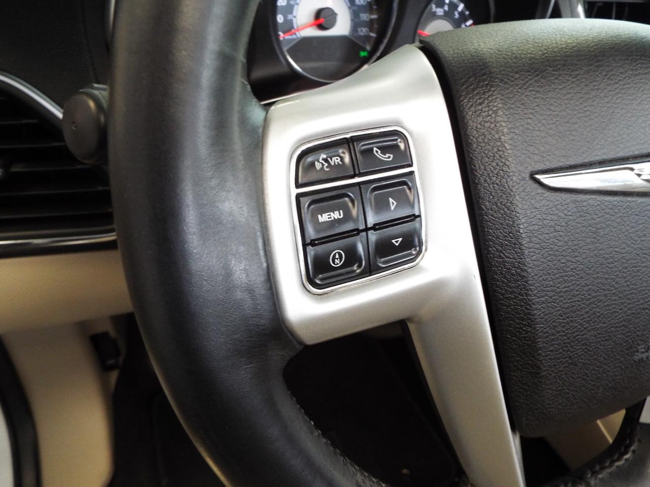 Chrysler 200 Limited Convertible 2011