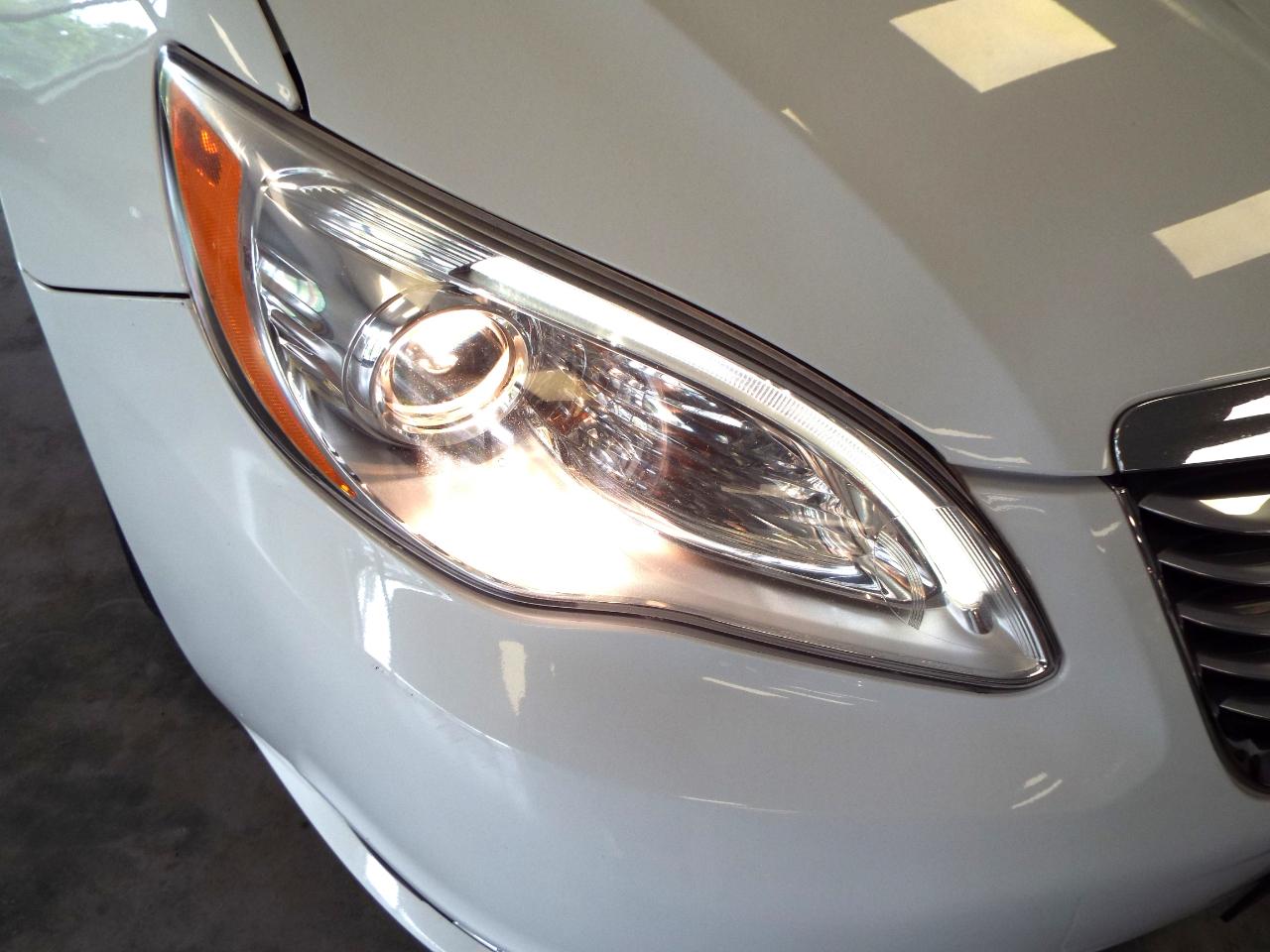 Chrysler 200 Limited Convertible 2011