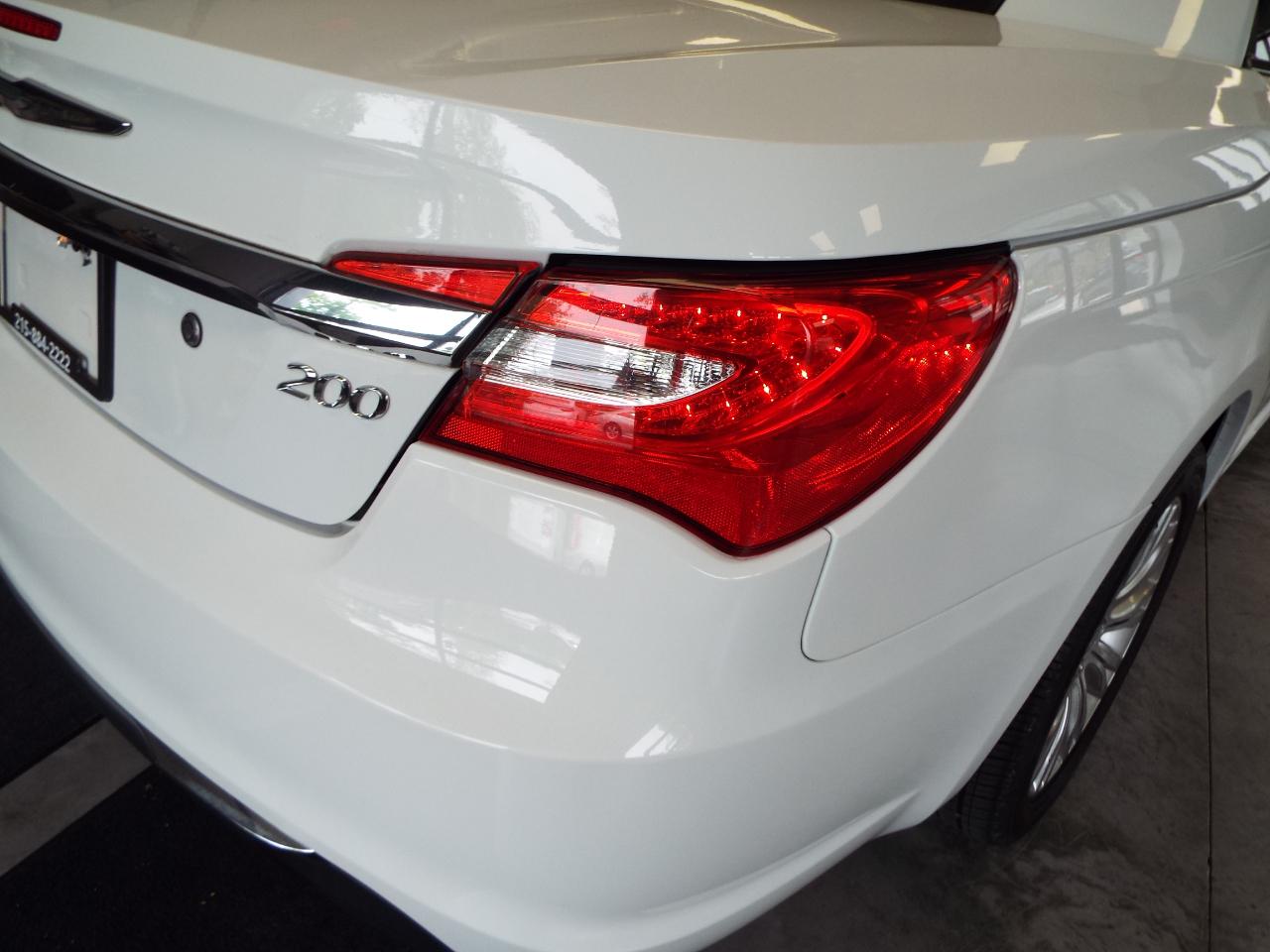 Chrysler 200 Limited Convertible 2011