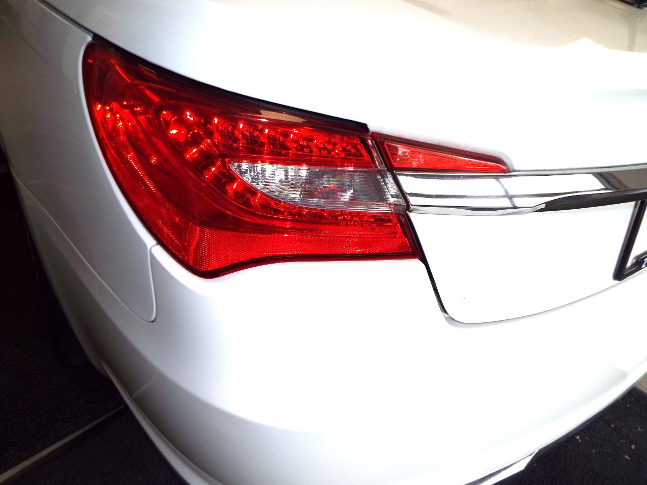 Chrysler 200 Limited Convertible 2011