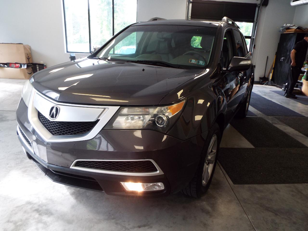 Acura MDX 6-Spd AT w/Tech Package 2011